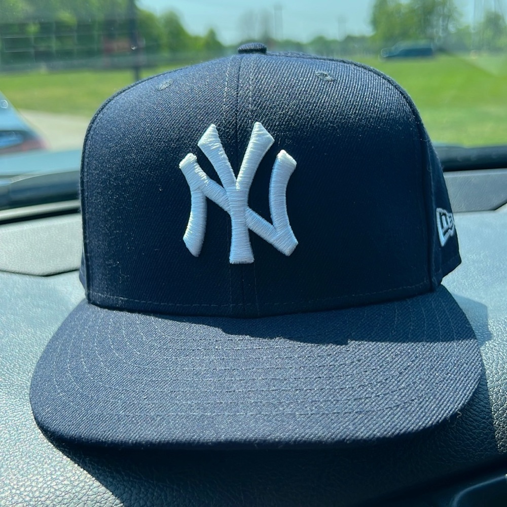 New York Yankees Fitted Hat 7 5/8”